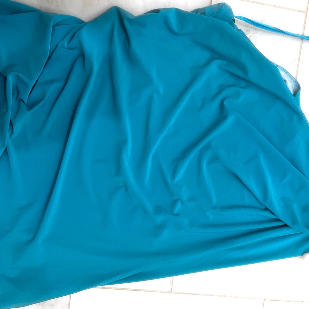 Vince camuto teal one shoulder jersey top.